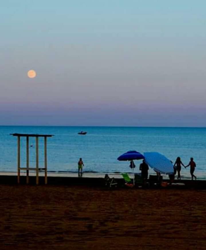A Pozzallo Vicino Al Mare Exterior foto